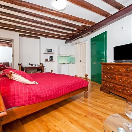 Apartment Classic-style Oscar Ii Rovinj